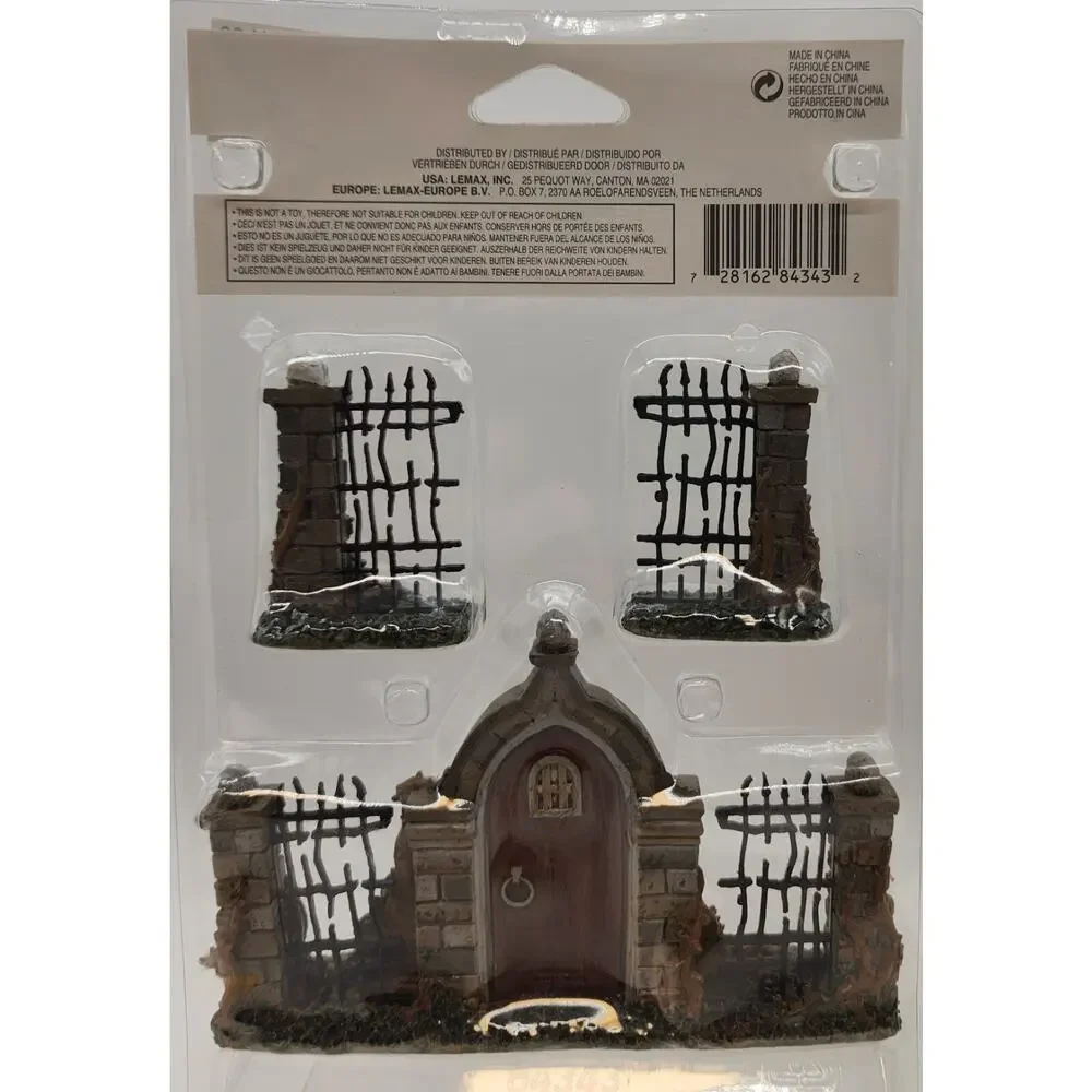 Lemax 2018 Bramble Gate Spooky Town #84343 Dilapidated Fencing Mysterious Door